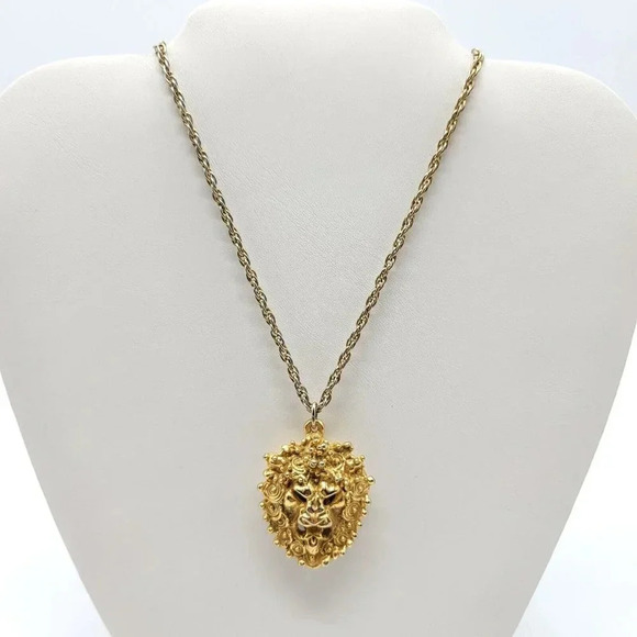 Sascha Brastoff Gold Lion Head Pomander Pendant Necklace 24k Gold Electroplated - Picture 1 of 6